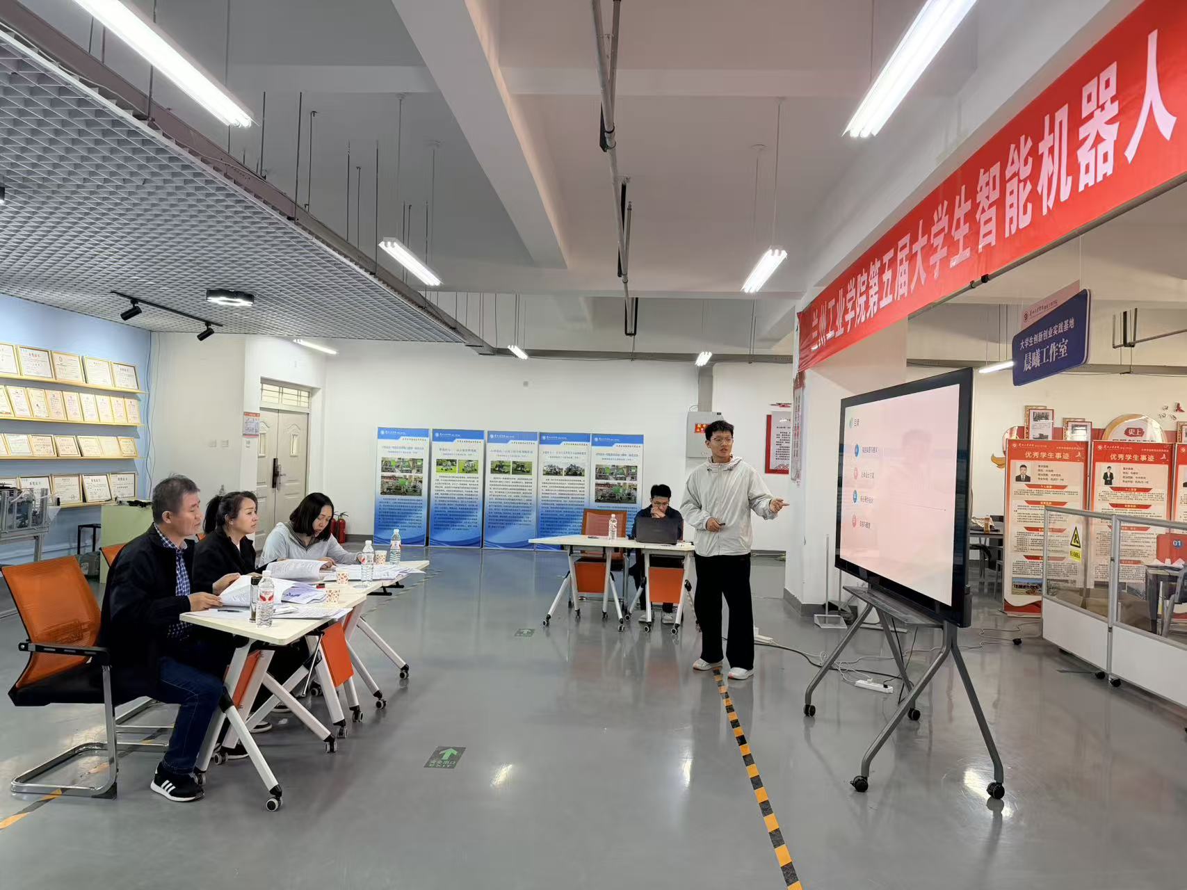 学校举办第五届中国大学生智能机器人创意竞赛校级选拔赛